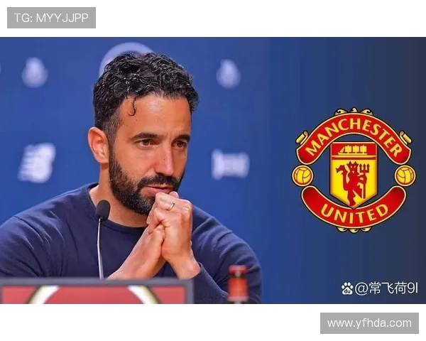 曼联邀请重病球迷赴卡灵顿与球员亲密接触 观摩训练感动泪目